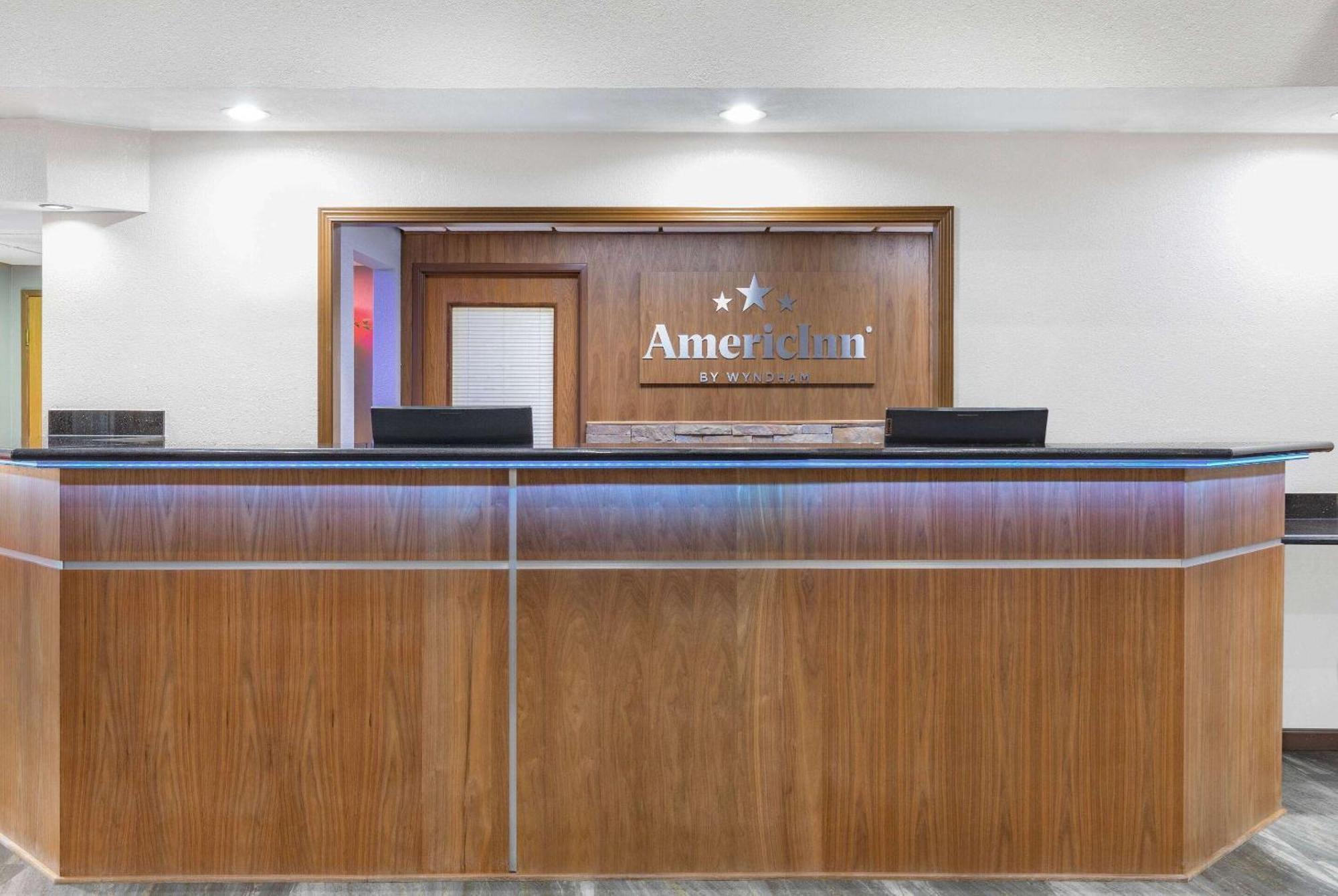 Americinn By Wyndham Pella Eksteriør billede